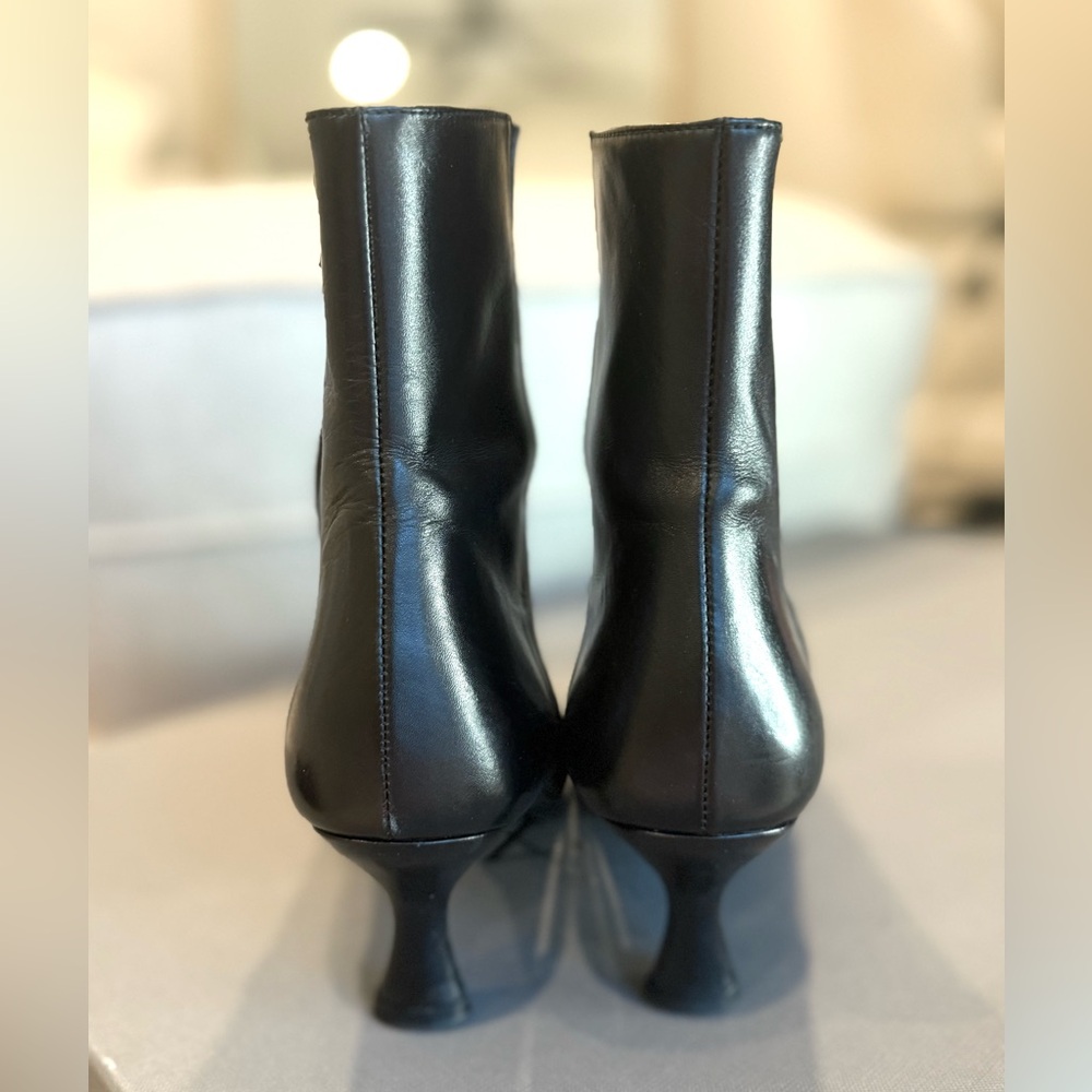 Stuart Weitzman Black Leather Kitten Heel Ankle Boots Pointed Toe Size 6 - Picture 11 of 11